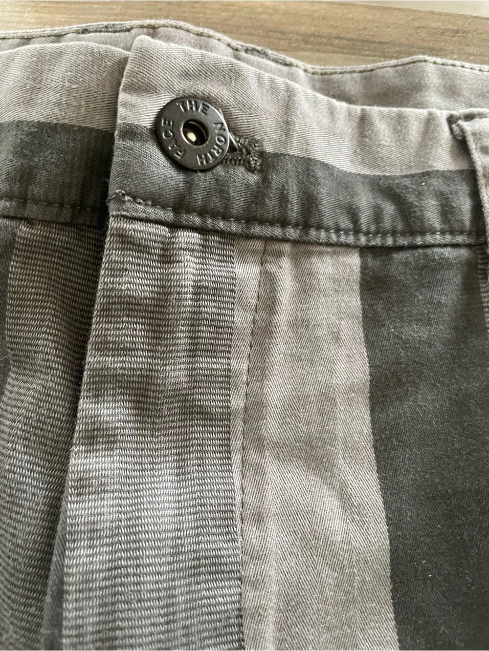 The North Face The Narrows Black Gray Striped Men’s Size 40 Chino Shorts
